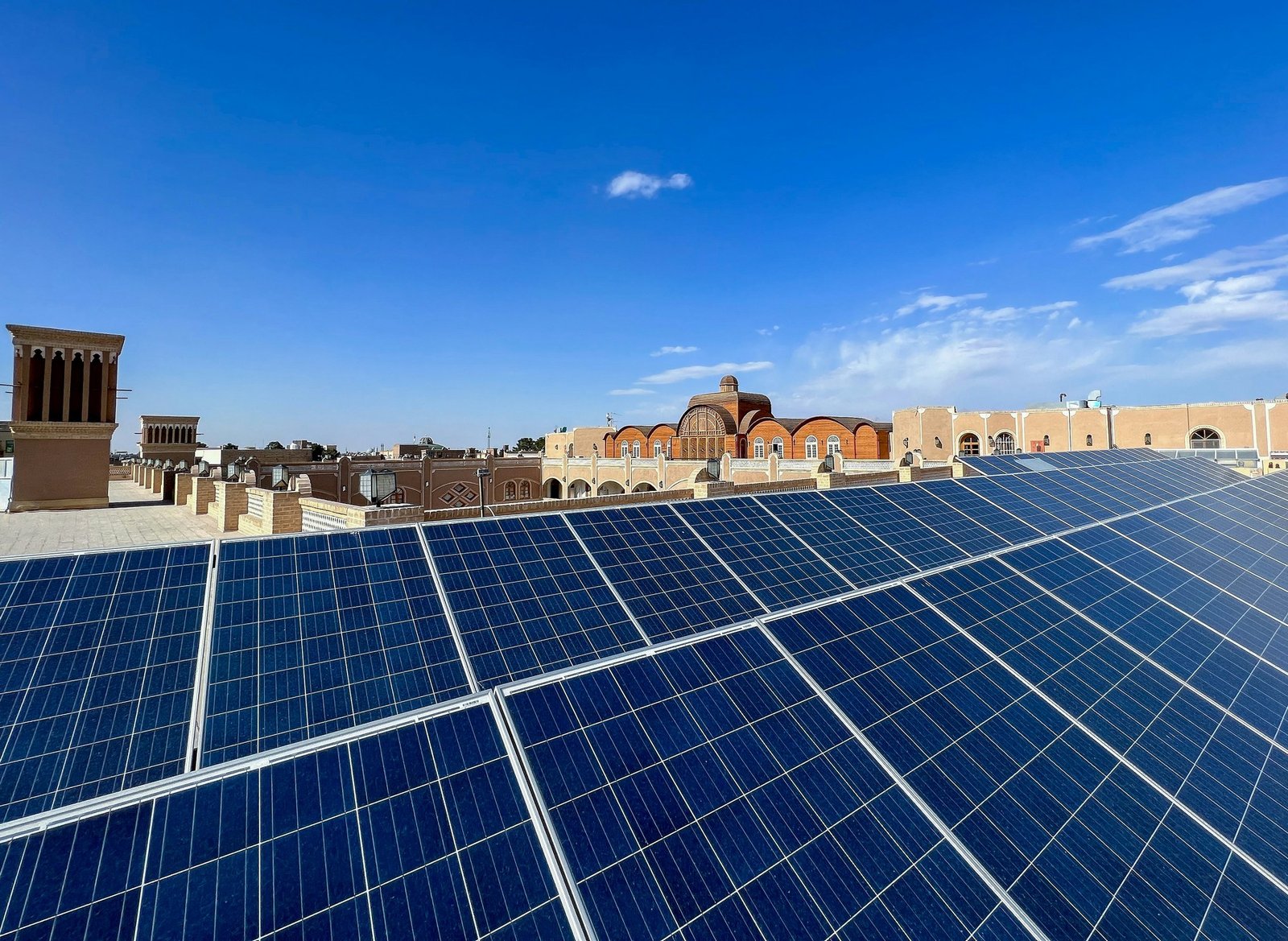 Stark verschmutzte Solarmodule ohne Reinigung
